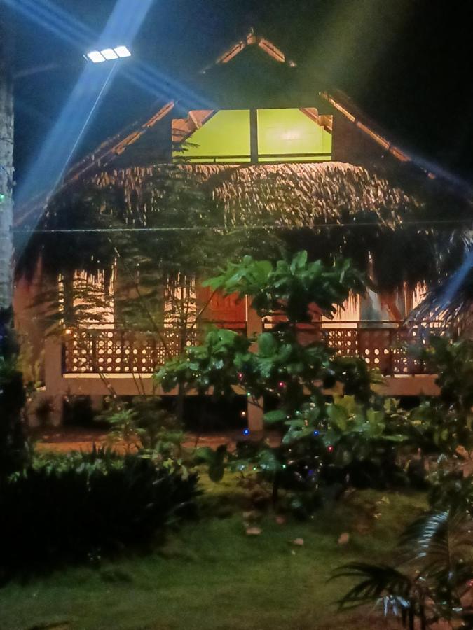 Weeroona Huts Homestay Pacifico San Isidro  외부 사진